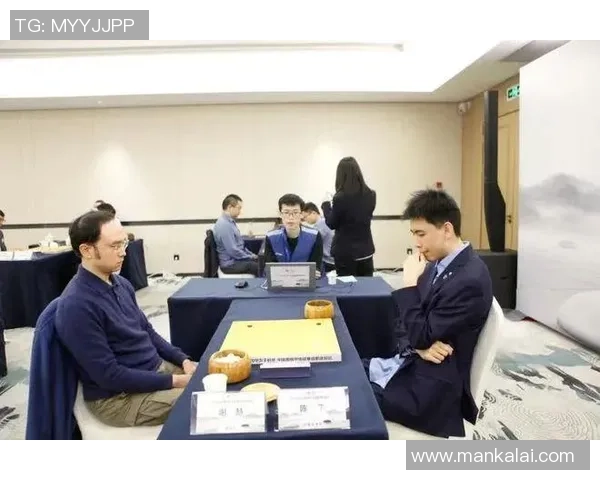 赛后分析:深圳篮球队与杭州篮球队的战术意识与表现对比 赛后分析:深圳篮球队与杭州篮球队的战术意识与表现对比