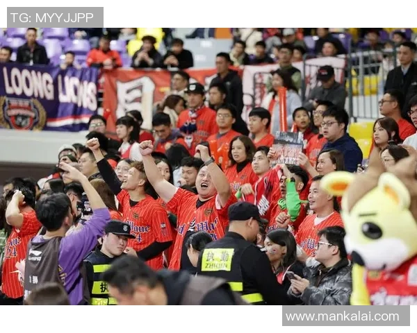 足球明星亲临现场观赛视频精彩瞬间回顾与球迷互动全记录 足球明星亲临现场观赛视频精彩瞬间回顾与球迷互动全记录