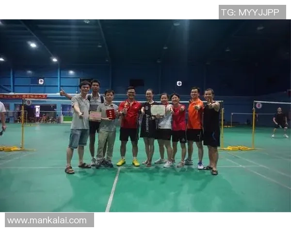 赛后分析:上海羽毛球队与重庆羽毛球队的默契配合与团队精神探讨 赛后分析:上海羽毛球队与重庆羽毛球队的默契配合与团队精神探讨