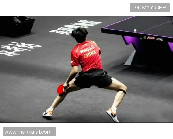 足球明星大长腿的魅力与技巧解析他们如何在赛场上展现完美身姿 足球明星大长腿的魅力与技巧解析他们如何在赛场上展现完美身姿