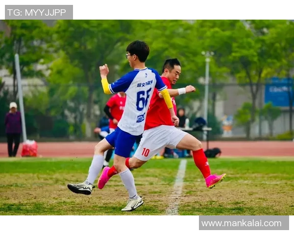 足球明星转会新篇章精彩瞬间分享与回顾 足球明星转会新篇章精彩瞬间分享与回顾