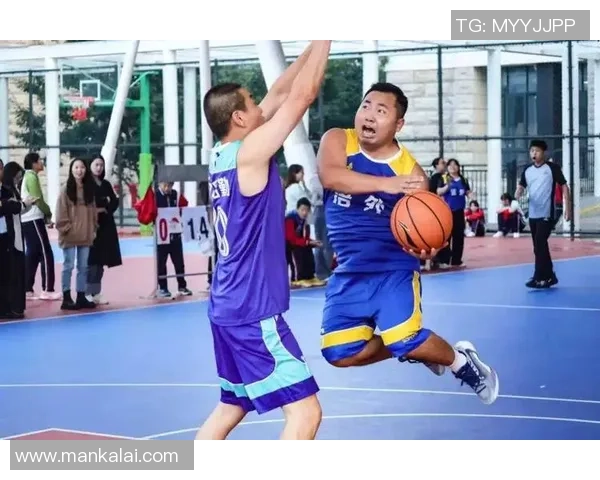 重庆篮球队个人能力引发热议球员表现与团队协作的深度探讨 重庆篮球队个人能力引发热议球员表现与团队协作的深度探讨