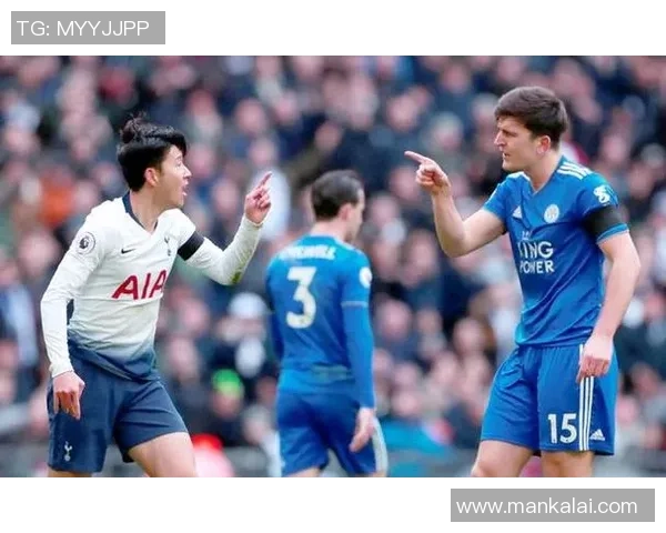 足球明星的传奇人生与场上风采的精彩故事 足球明星的传奇人生与场上风采的精彩故事